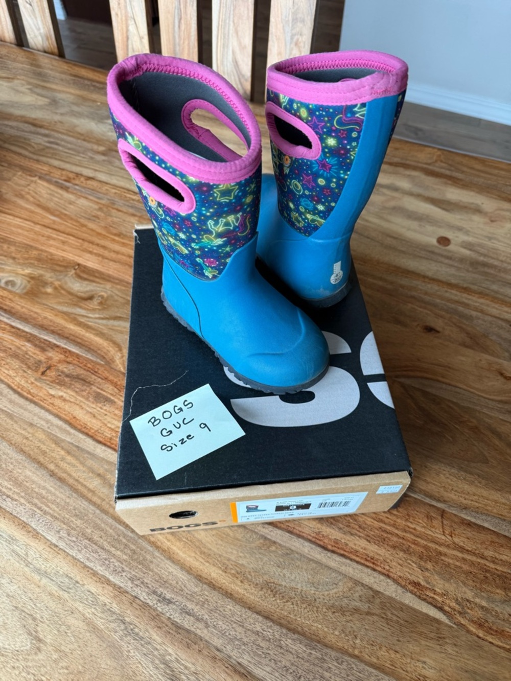 Bogs Kids Teal & Pink Patterned Waterproof Rain Boots Size 9